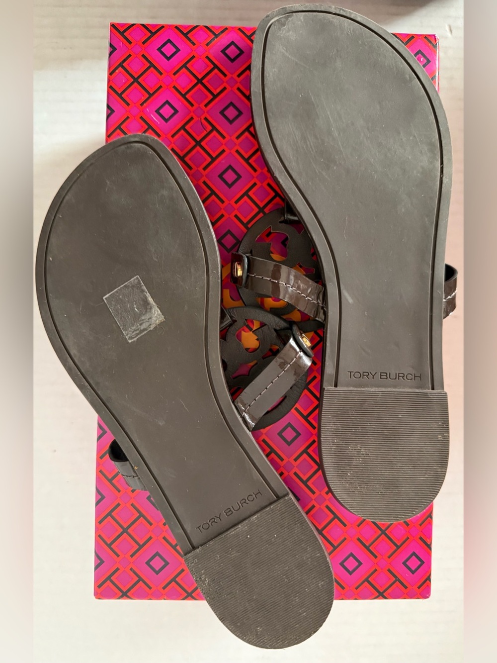 Tory Burch Chocolate Patent Logo Thong Sandals - Picture 3 of 4